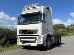 https://dubaipickuprentals.com/rent-reliable-2002-and-2004-volvo-trucks-with-dubai-pickup-rentals/